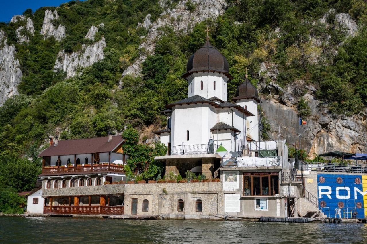 Casa Clau Cazare Orsova Hotel Exterior photo